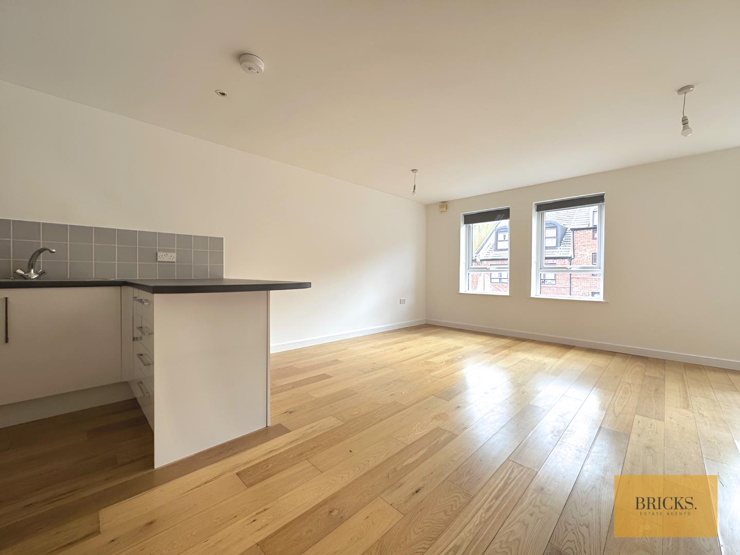Property- Flat 3, Rothesay Road, Luton - Bricks