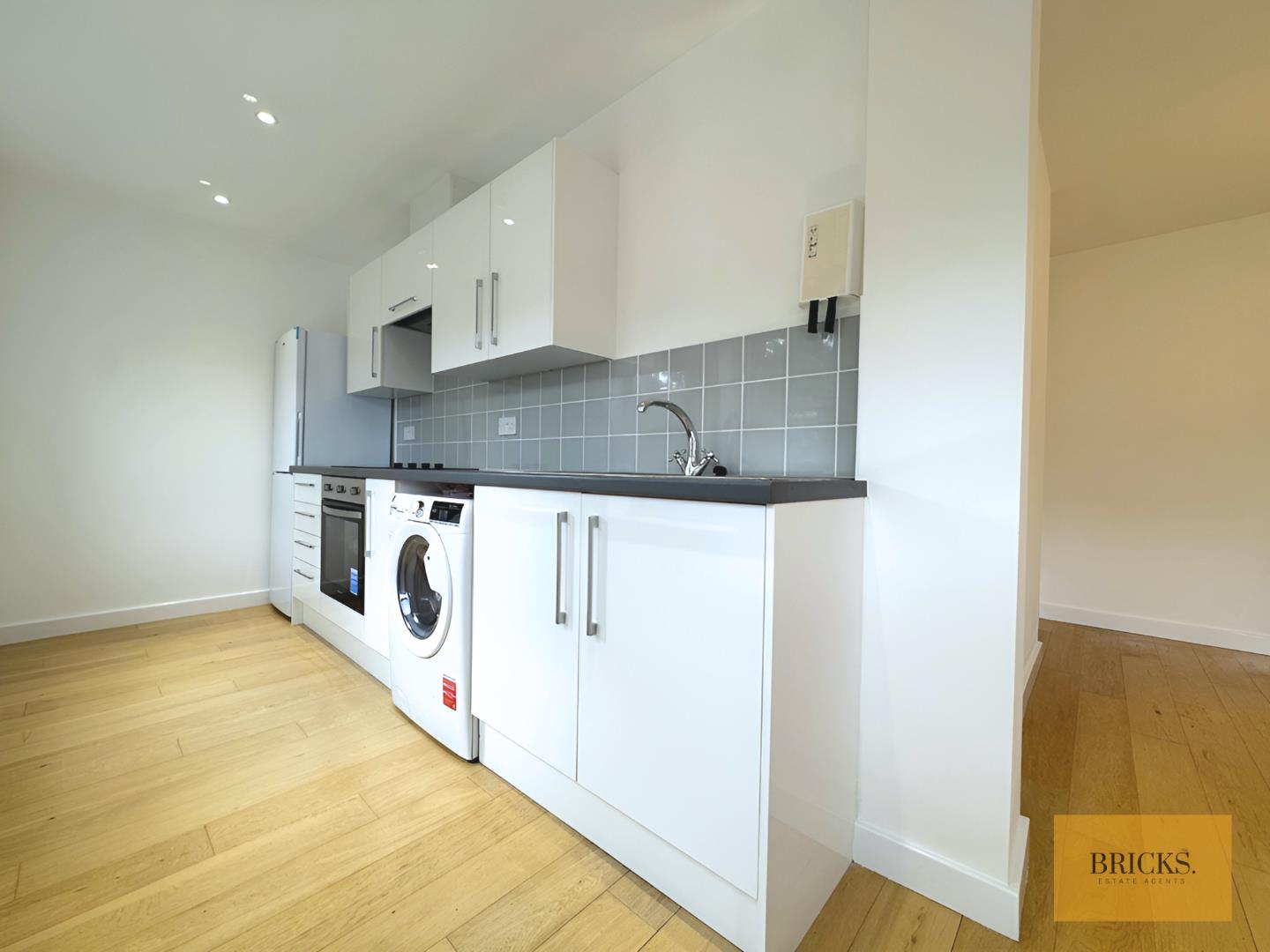 Property- Flat 12, Rothesay Road, Luton - Bricks