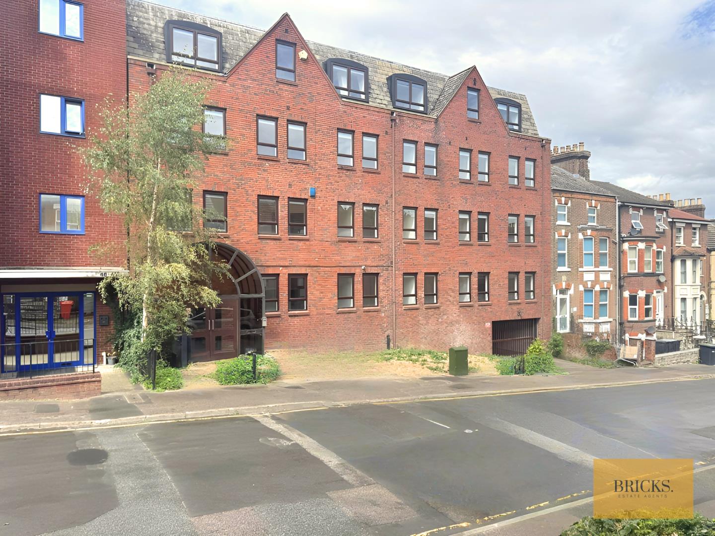 Property- Flat 4, Rothesay Road, Luton - Bricks Estate Agents