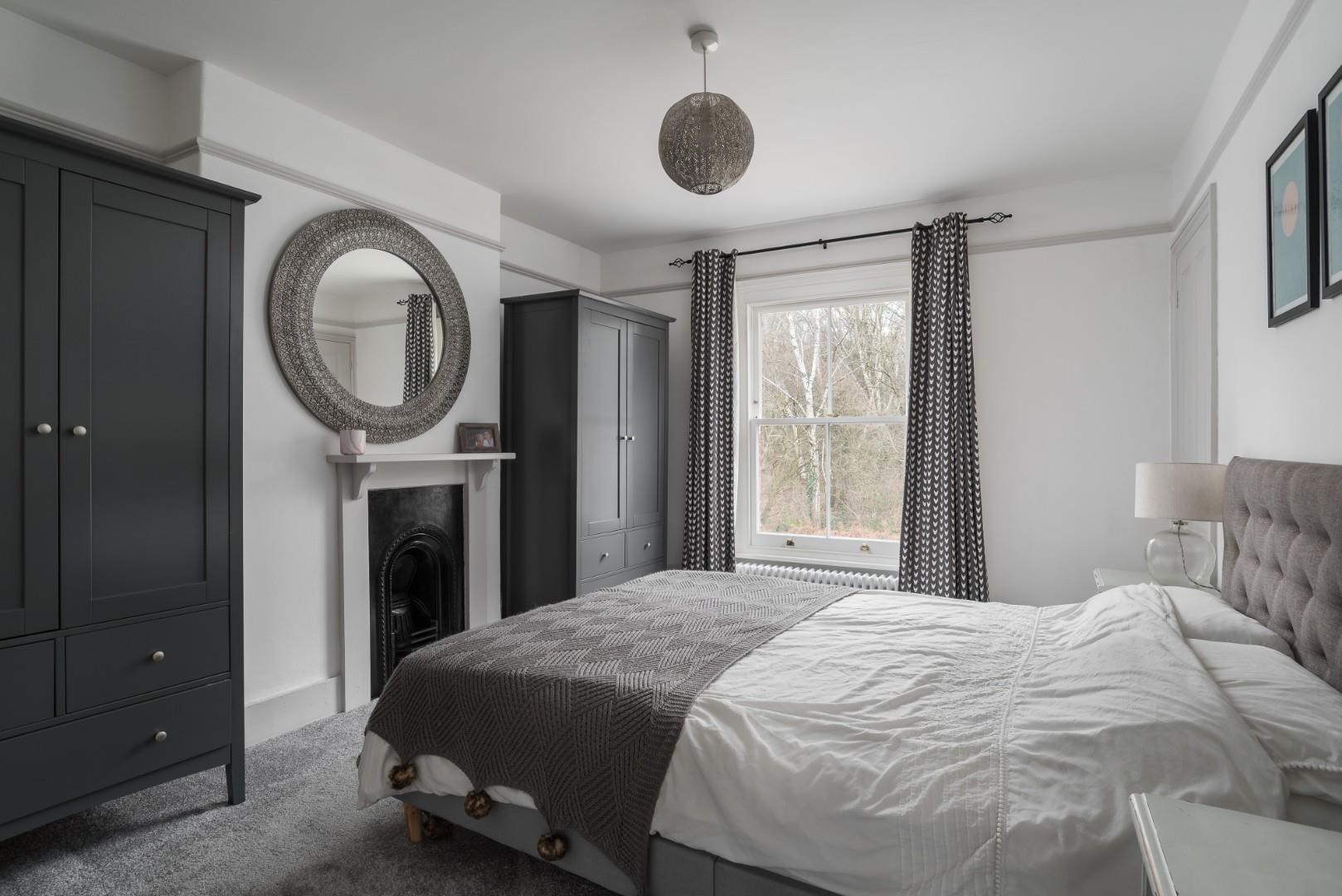 015_Deepdene, Worplesdon_Hazeldine_20200106_MH1944