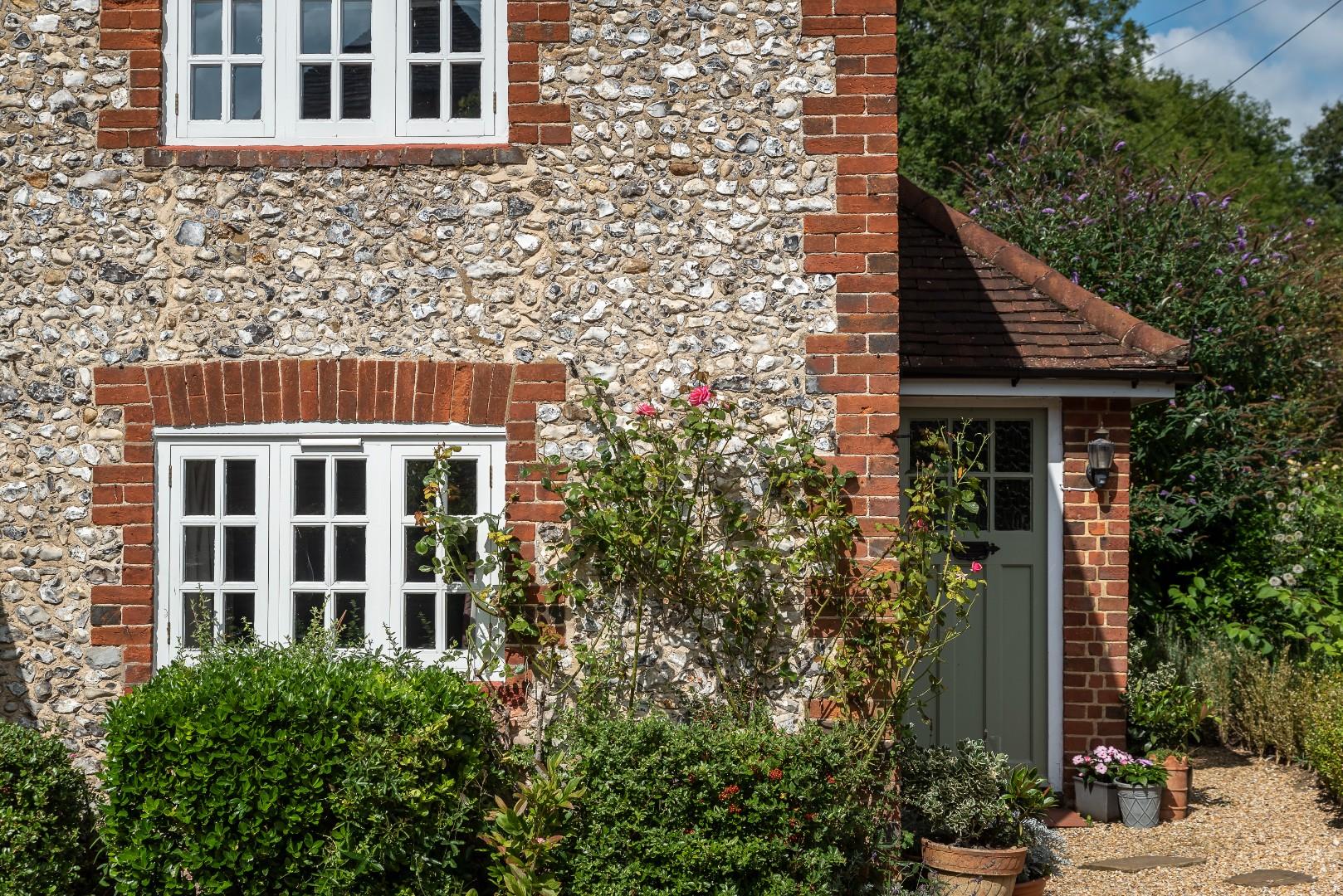 003_Pound Cottage, Old Merrow St_MH13287_Final_Pri