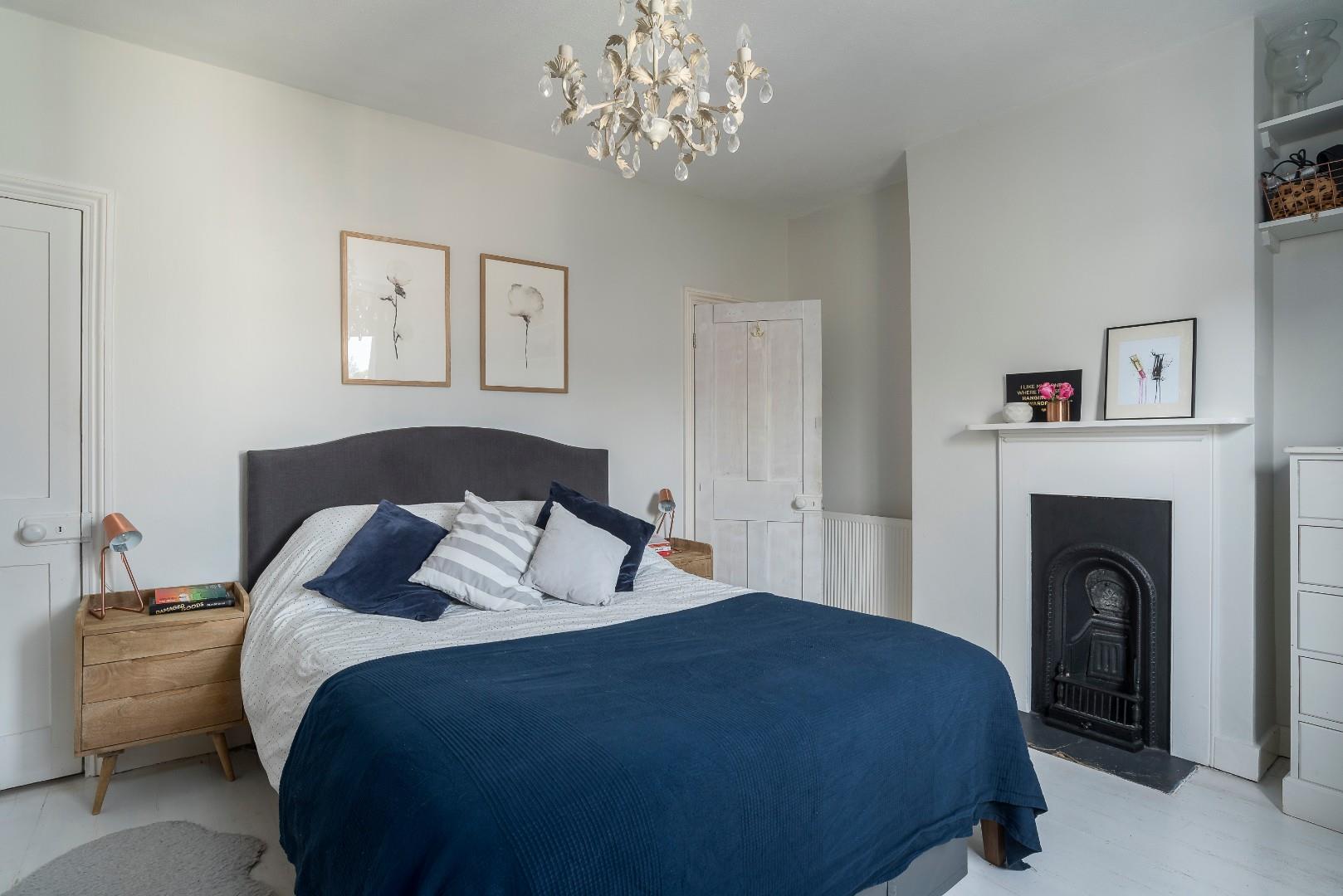 014 27 Cooper Rd, Guildford Hazeldine 20190627 MH1