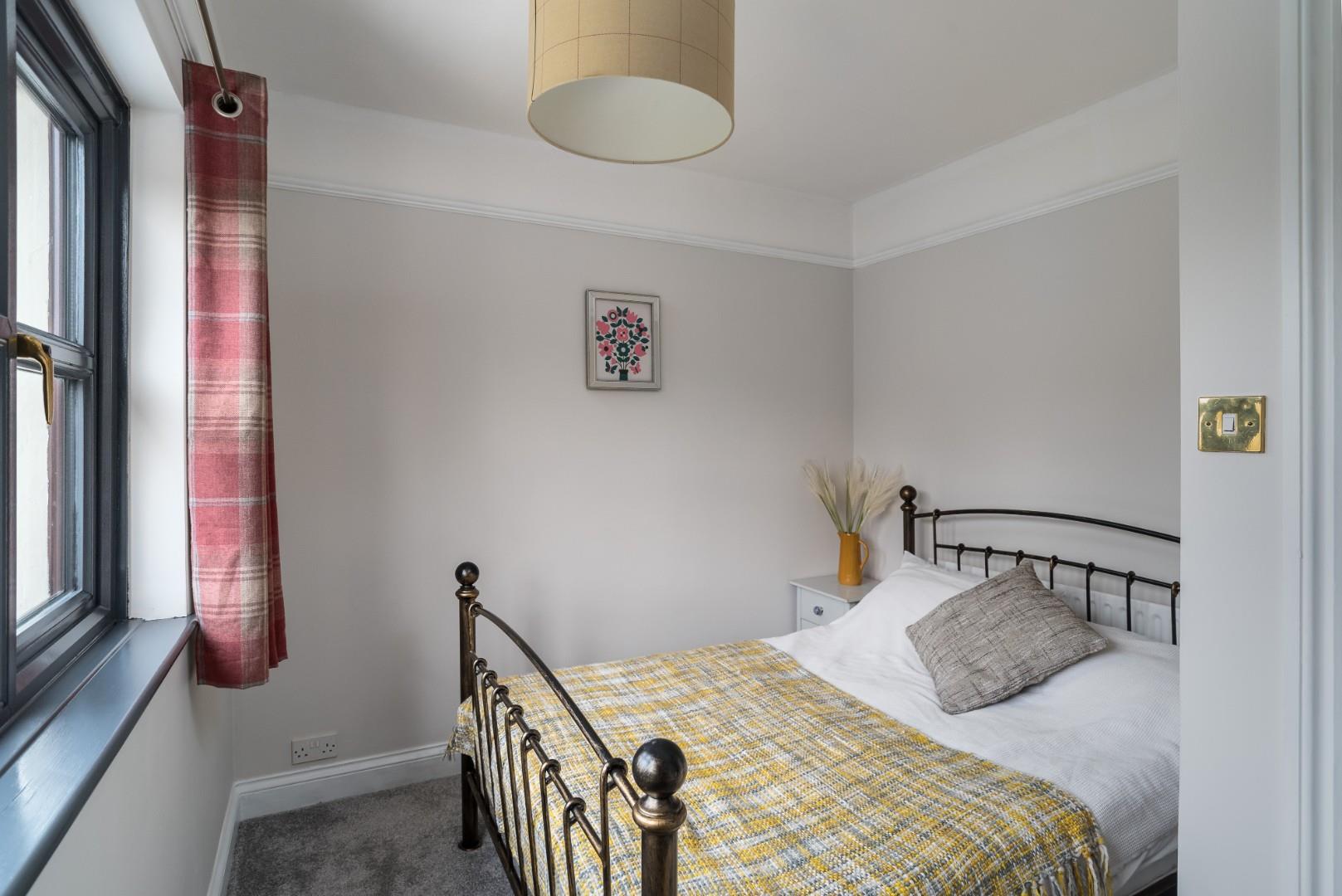 018_Deepdene, Worplesdon_Hazeldine_20200106_MH1980