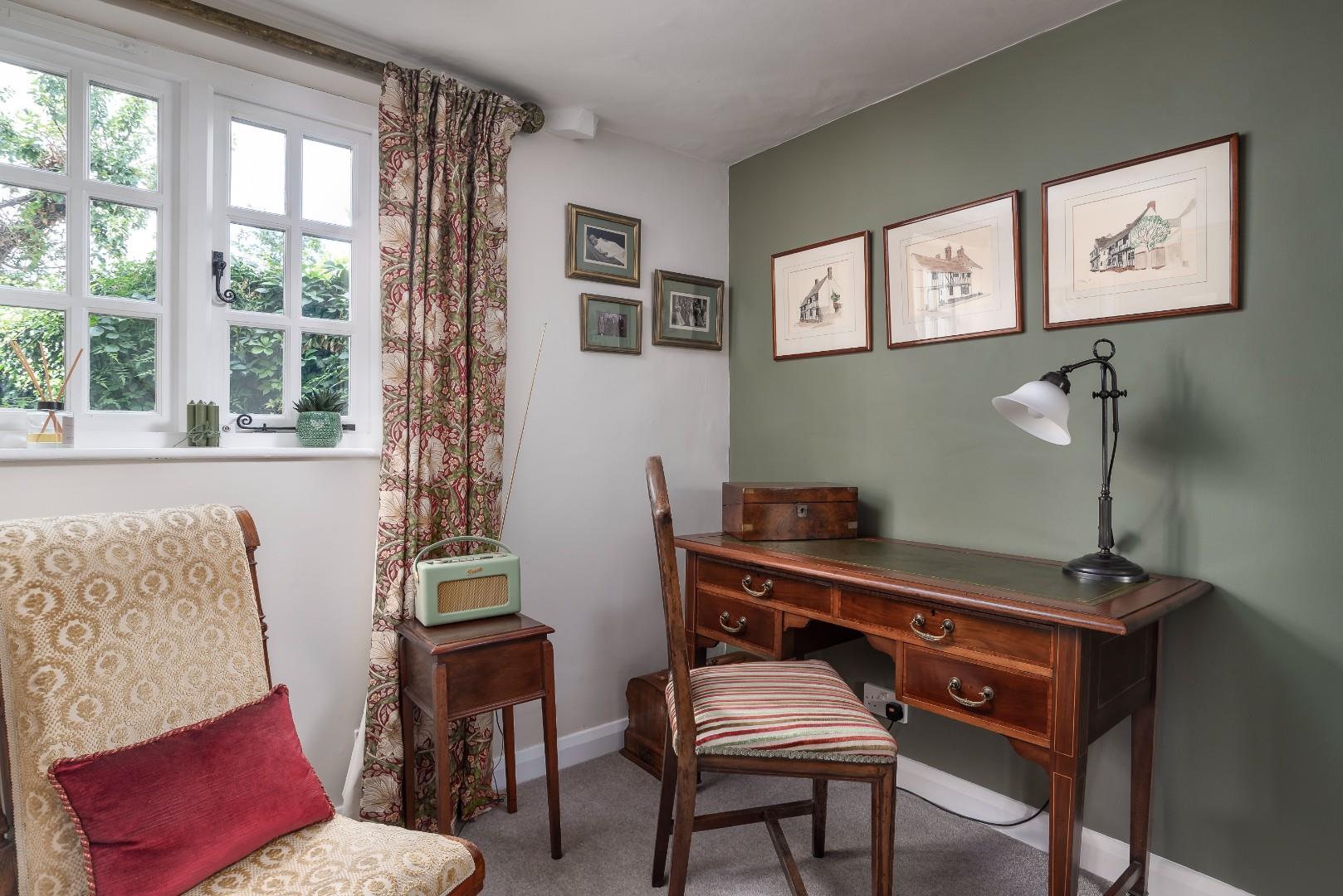 014_Pound Cottage, Old Merrow St_MH13089_Final_Pri