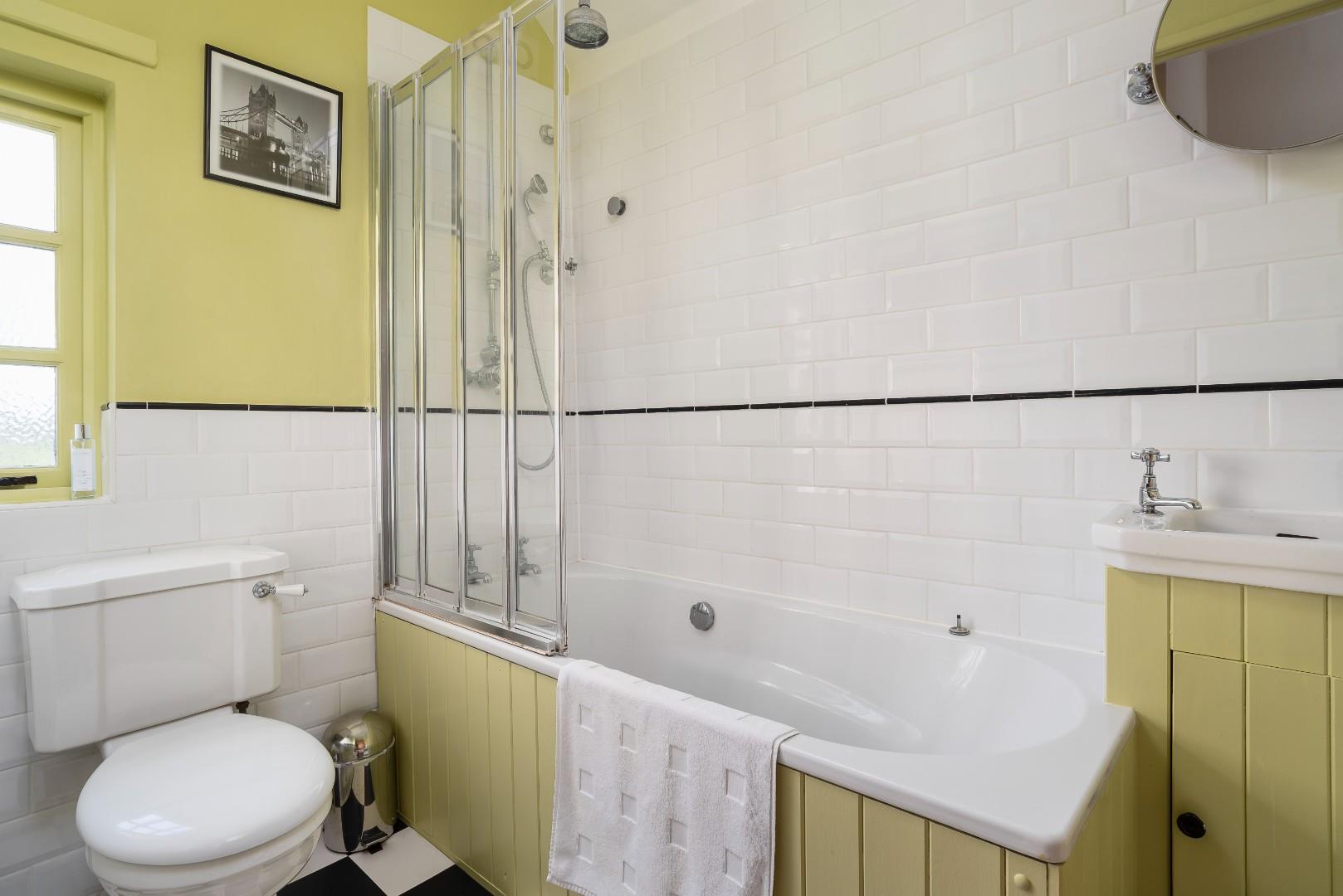 019_Pound Cottage, Old Merrow St_MH13061_Final_Pri