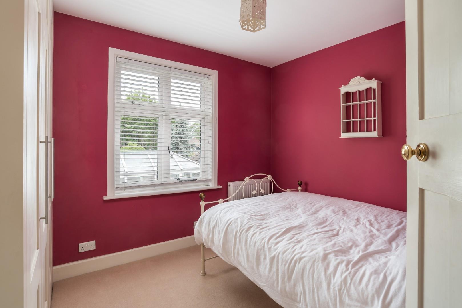 015 4 Ennismore Ave, Guildford 20190522 MH18272 Ed