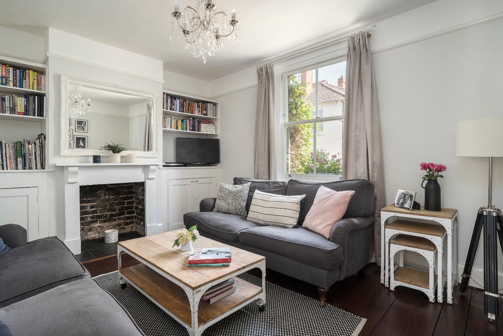 002 27 Cooper Rd, Guildford Hazeldine 20190627 MH1