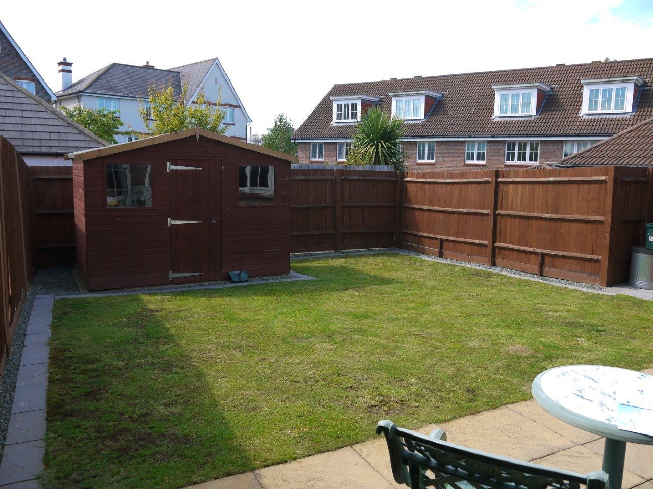 24 Hopkins Close - Garden.jpg
