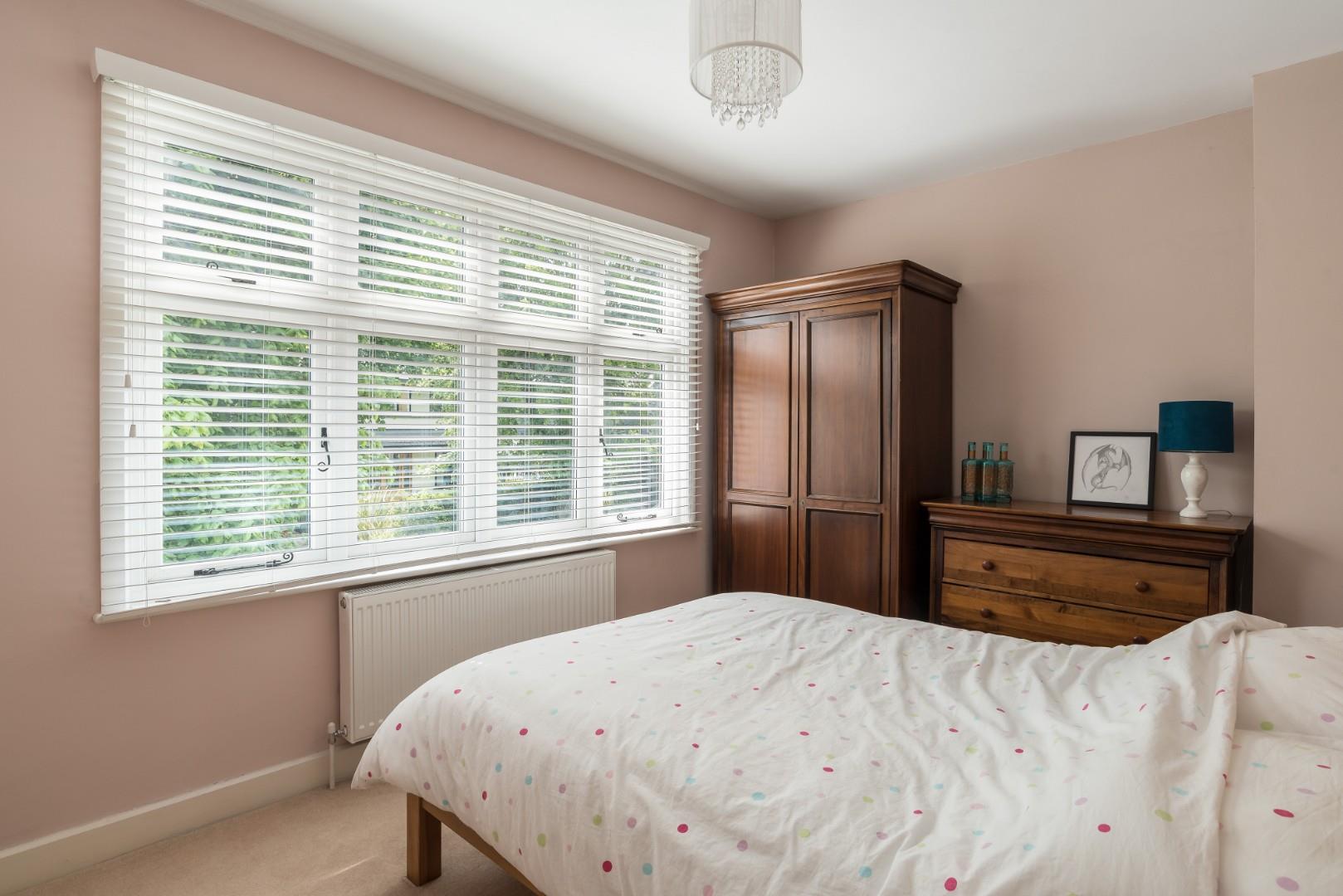 013 4 Ennismore Ave, Guildford 20190522 MH18243 Ed