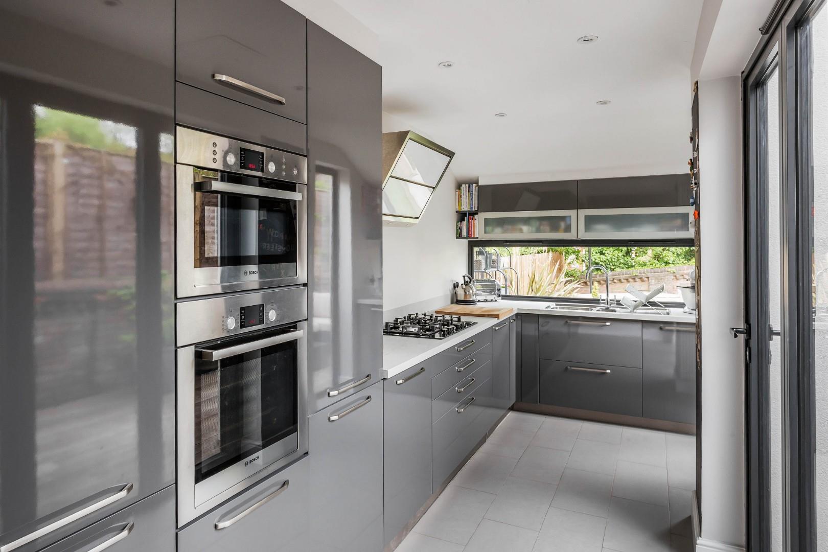kitchen1.jpg