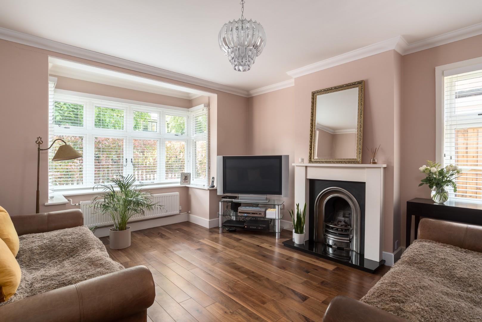 003 4 Ennismore Ave, Guildford 20190522 MH18198 Ed