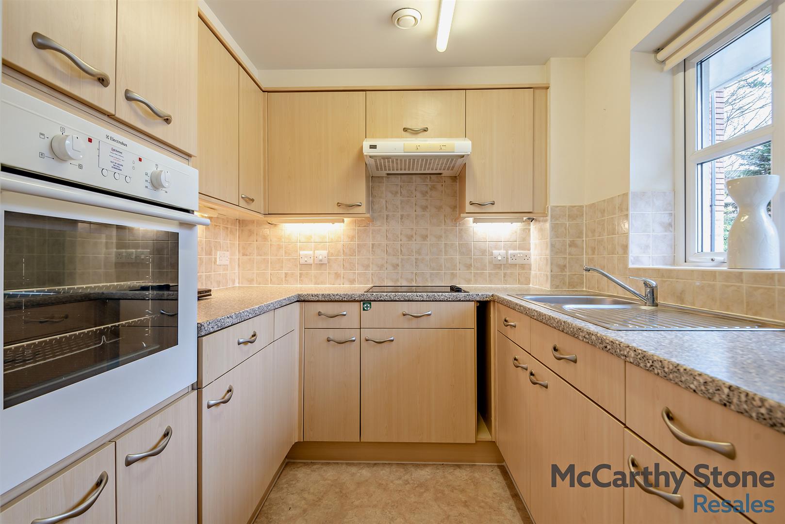 Radford Court, Tower Road, Liphook, GU30 7GR
