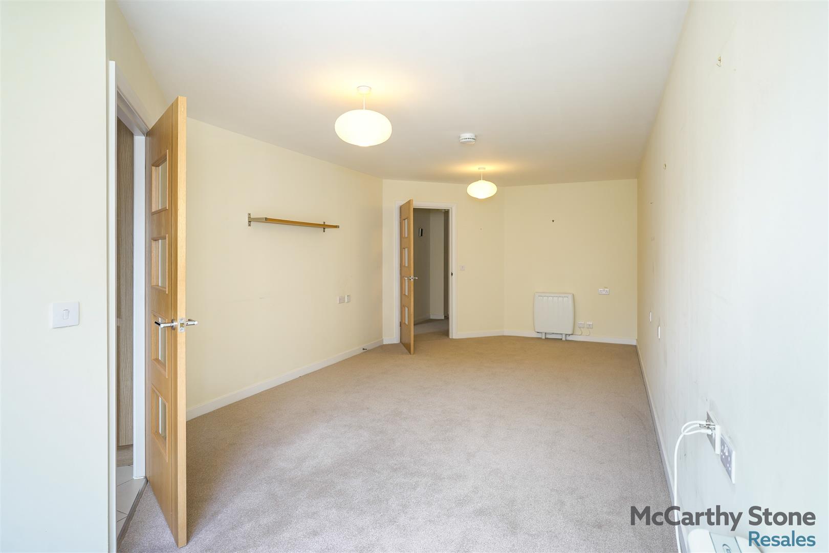 Lyle Court, 25 Barnton Grove, Edinburgh, EH4 6EZ