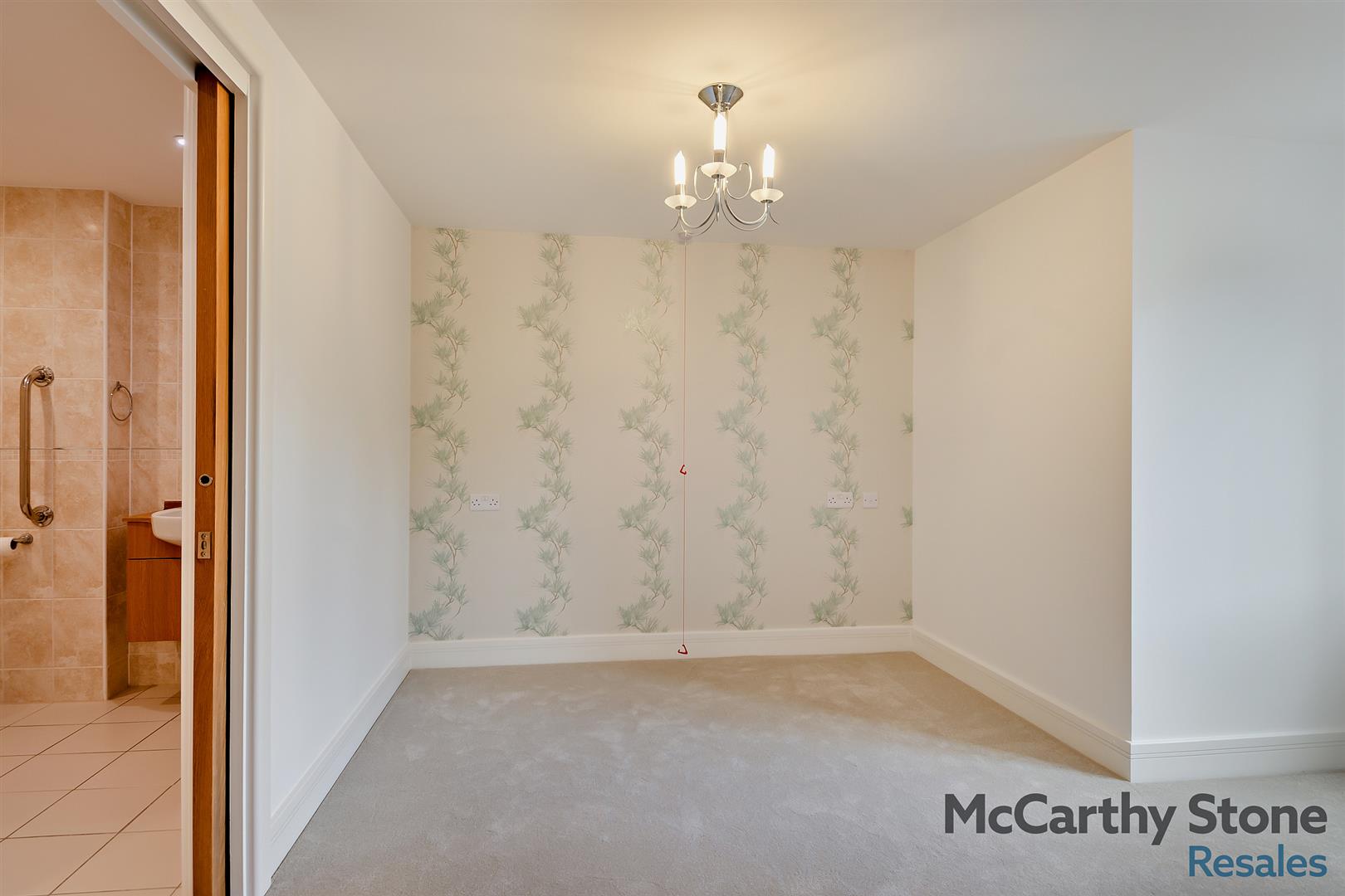 Mandeville Court, Darkes Lane, Potters Bar, Hertfordshire, EN6 1BZ