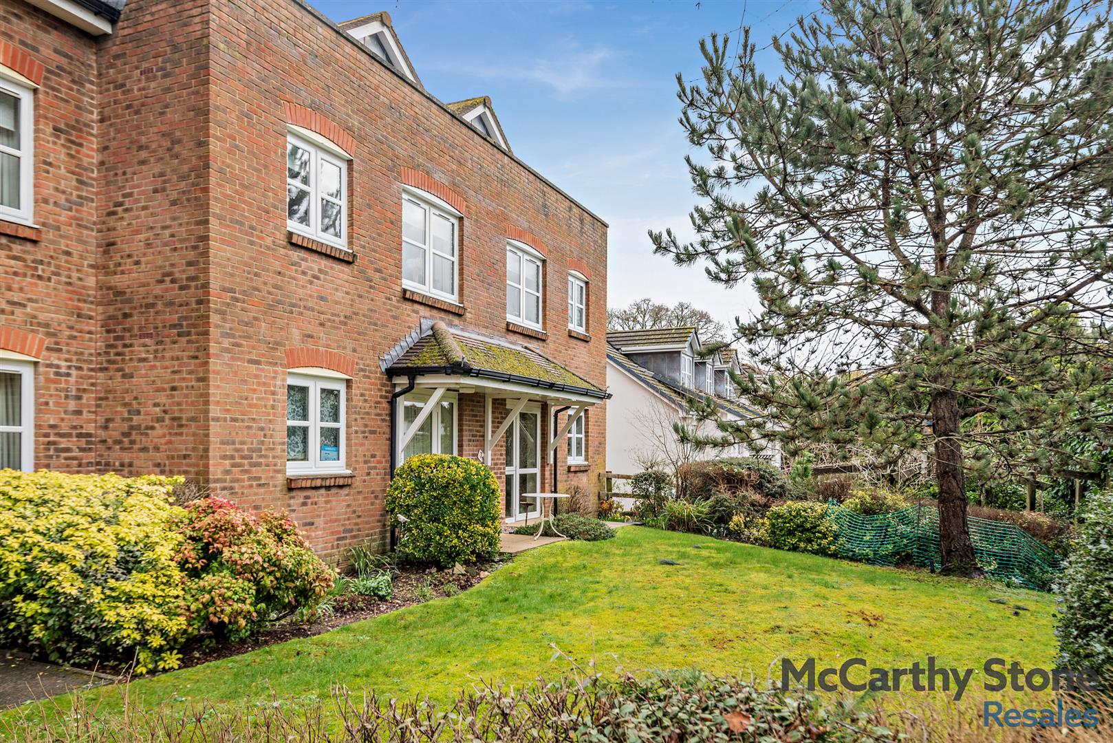 Radford Court, Tower Road, Liphook, GU30 7GR