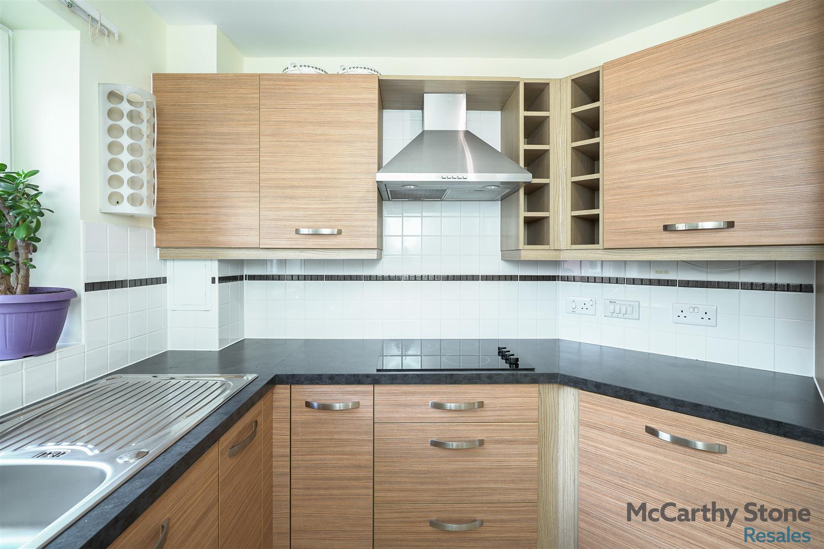 Lyle Court, 25 Barnton Grove, Edinburgh, EH4 6EZ