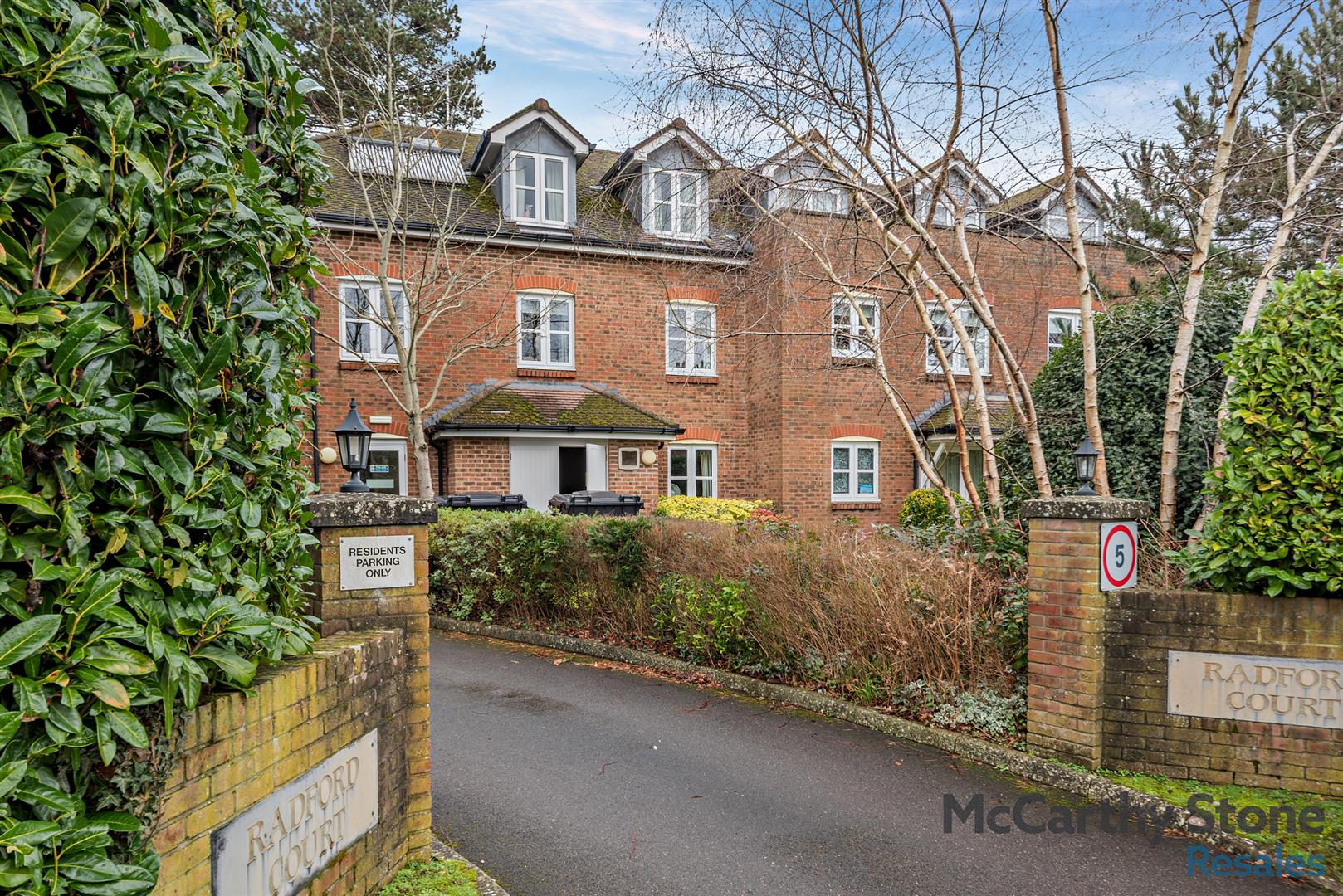 Radford Court, Tower Road, Liphook, GU30 7GR