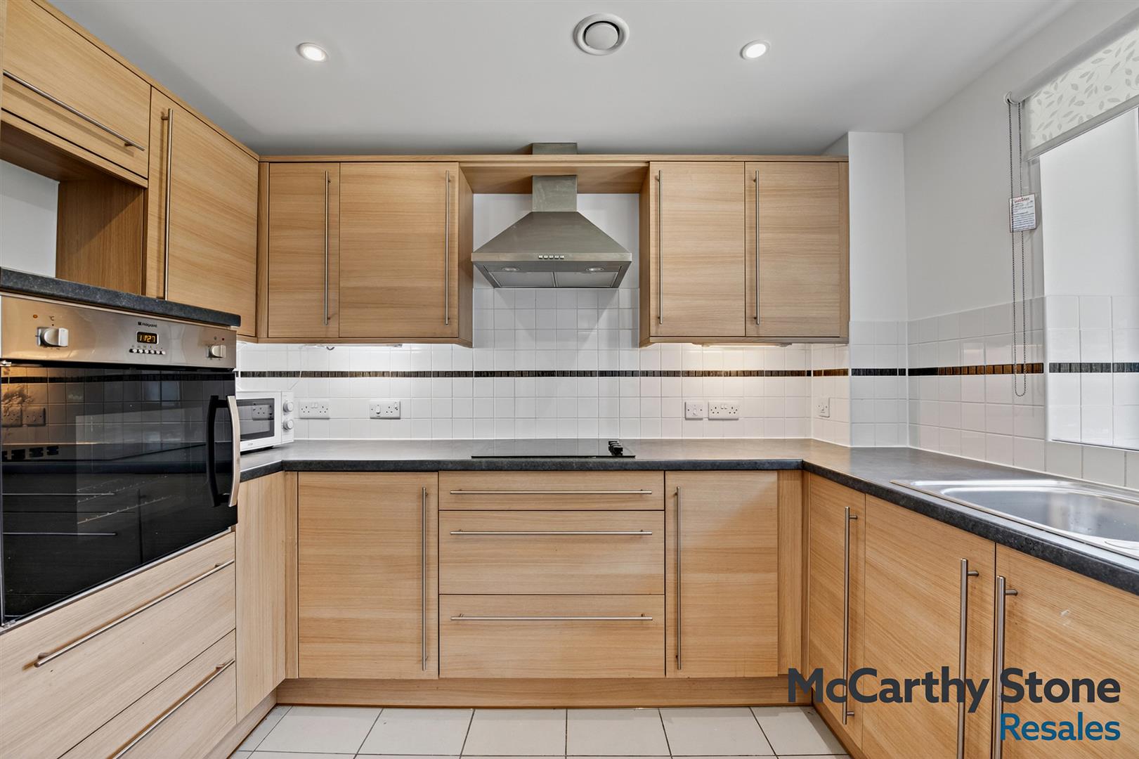 Mandeville Court, Darkes Lane, Potters Bar, Hertfordshire, EN6 1BZ