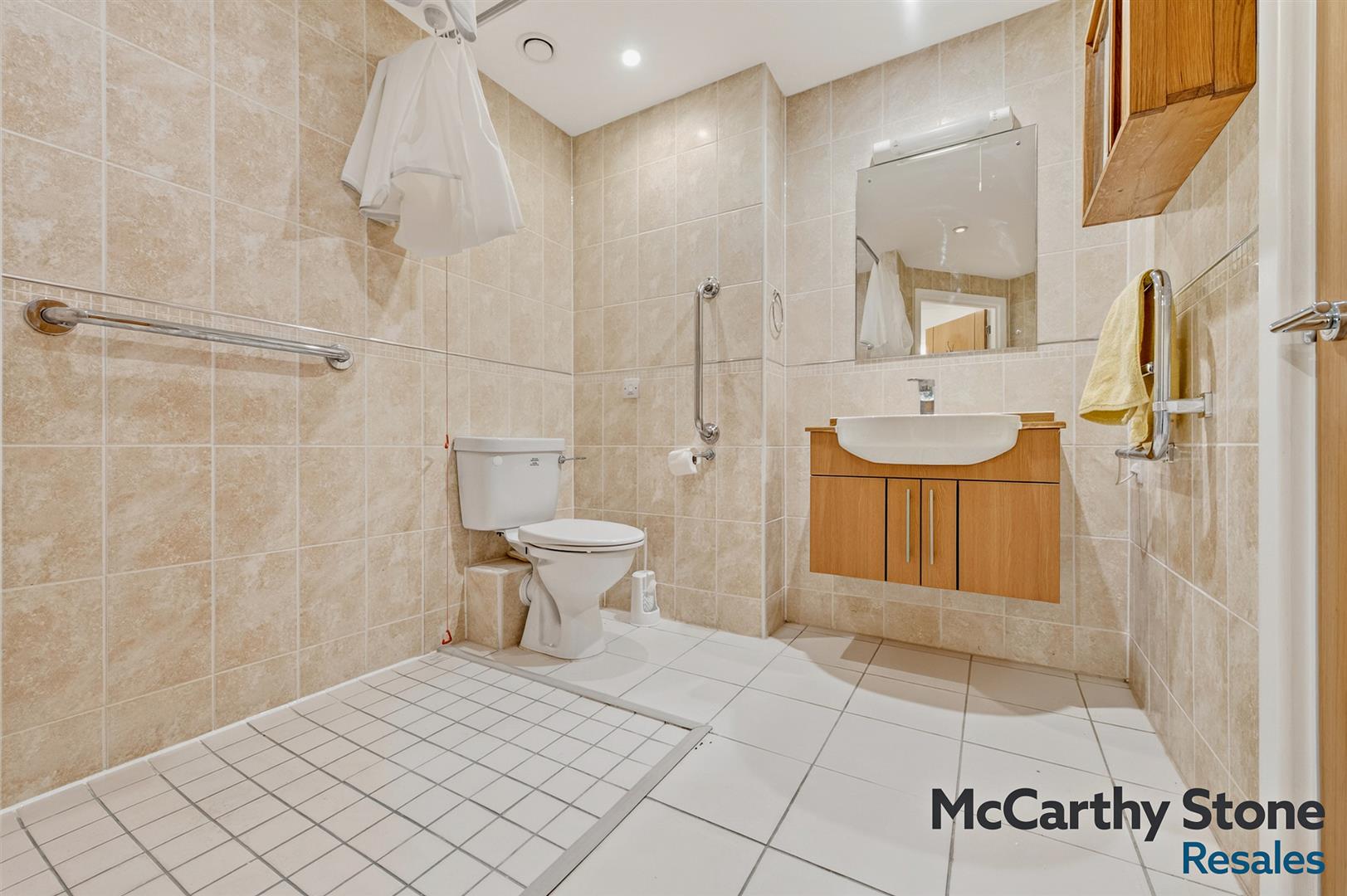 Mandeville Court, Darkes Lane, Potters Bar, Hertfordshire, EN6 1BZ