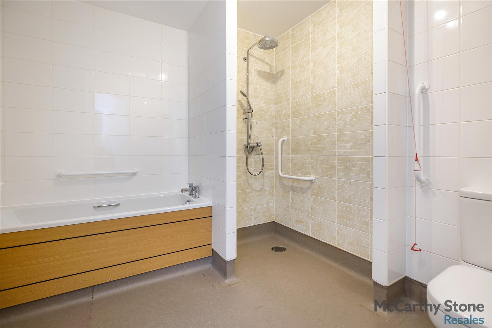 Lyle Court, 25 Barnton Grove, Edinburgh, EH4 6EZ