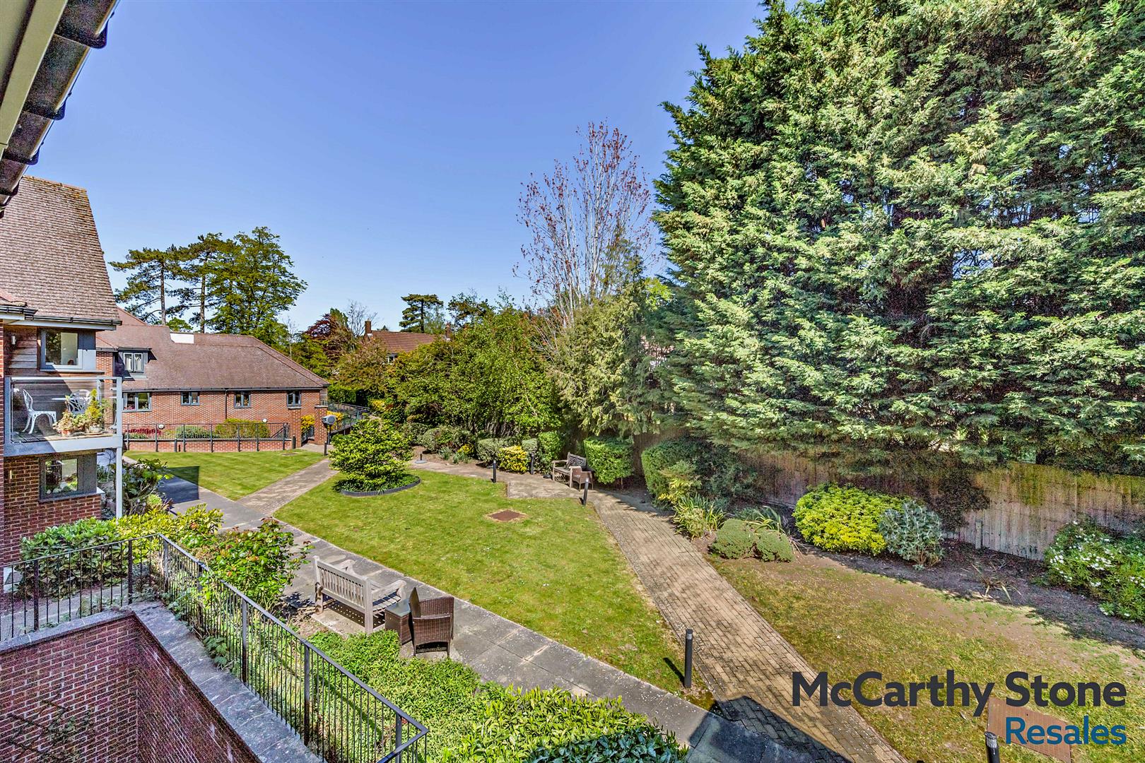 Mandeville Court, Darkes Lane, Potters Bar, Hertfordshire, EN6 1BZ
