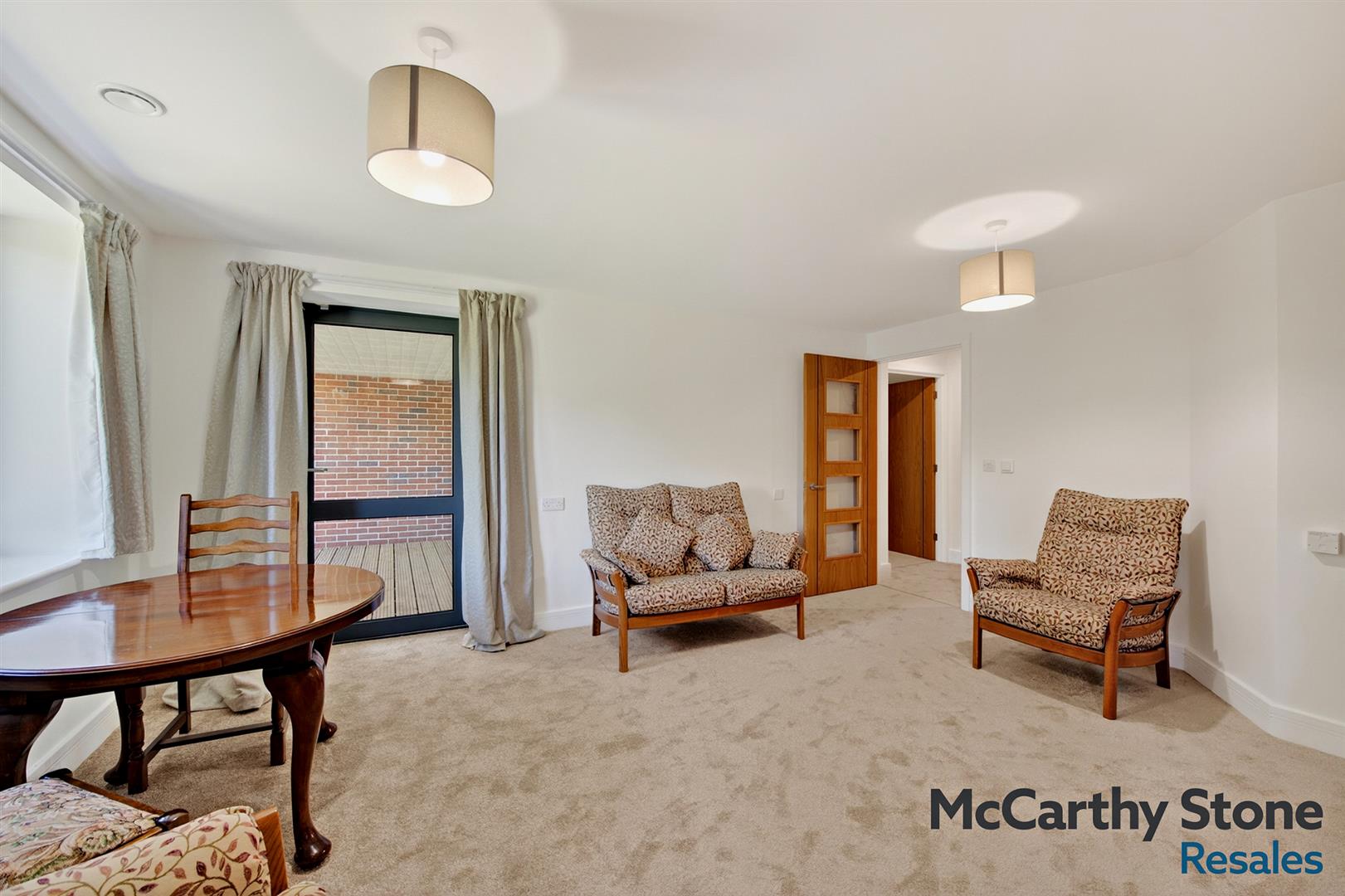 Mandeville Court, Darkes Lane, Potters Bar, Hertfordshire, EN6 1BZ