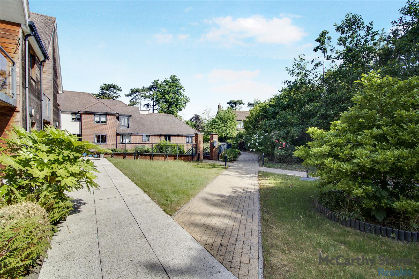 Mandeville Court, Darkes Lane, Potters Bar