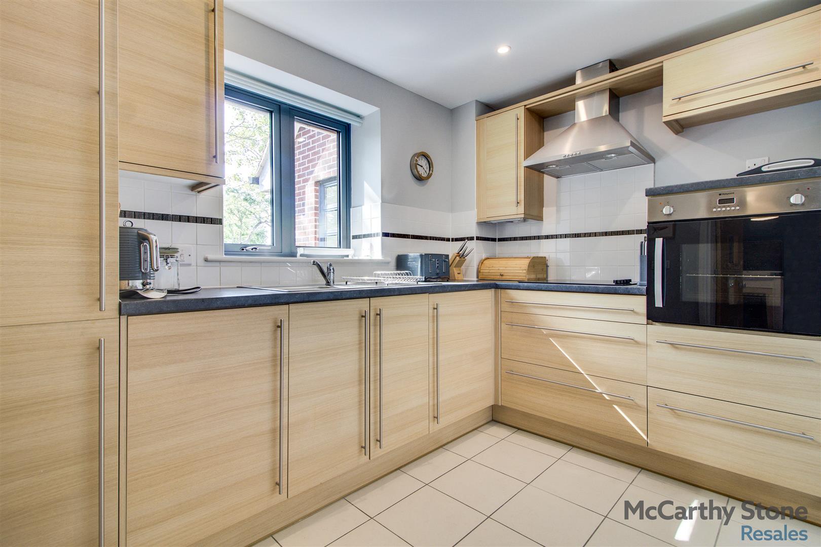 Mandeville Court, Darkes Lane, Potters Bar