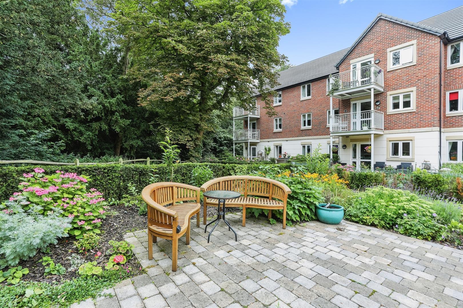 Shackleton Place, Bath Road, Devizes, Wiltshire, SN10 2GZ