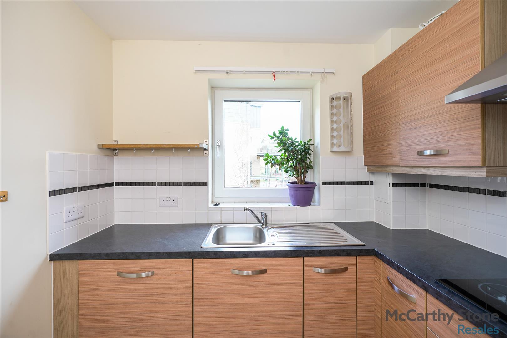 Lyle Court, 25 Barnton Grove, Edinburgh, EH4 6EZ