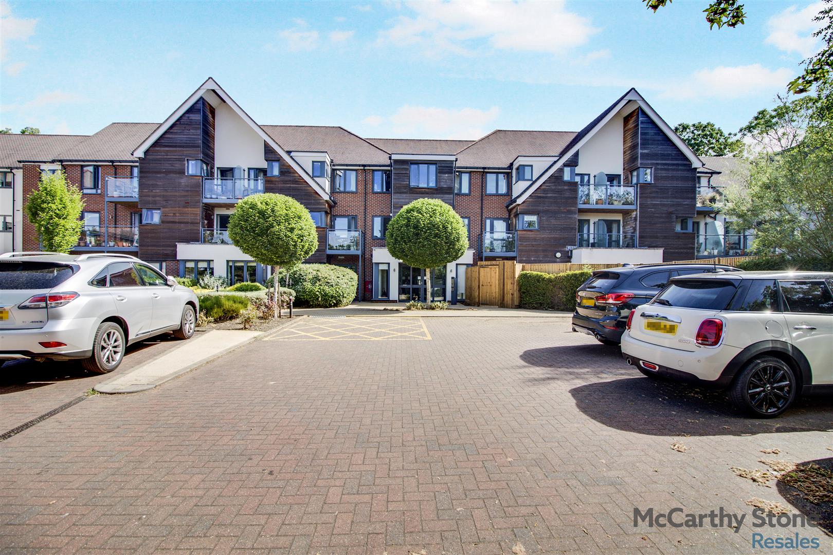 Mandeville Court, Darkes Lane, Potters Bar