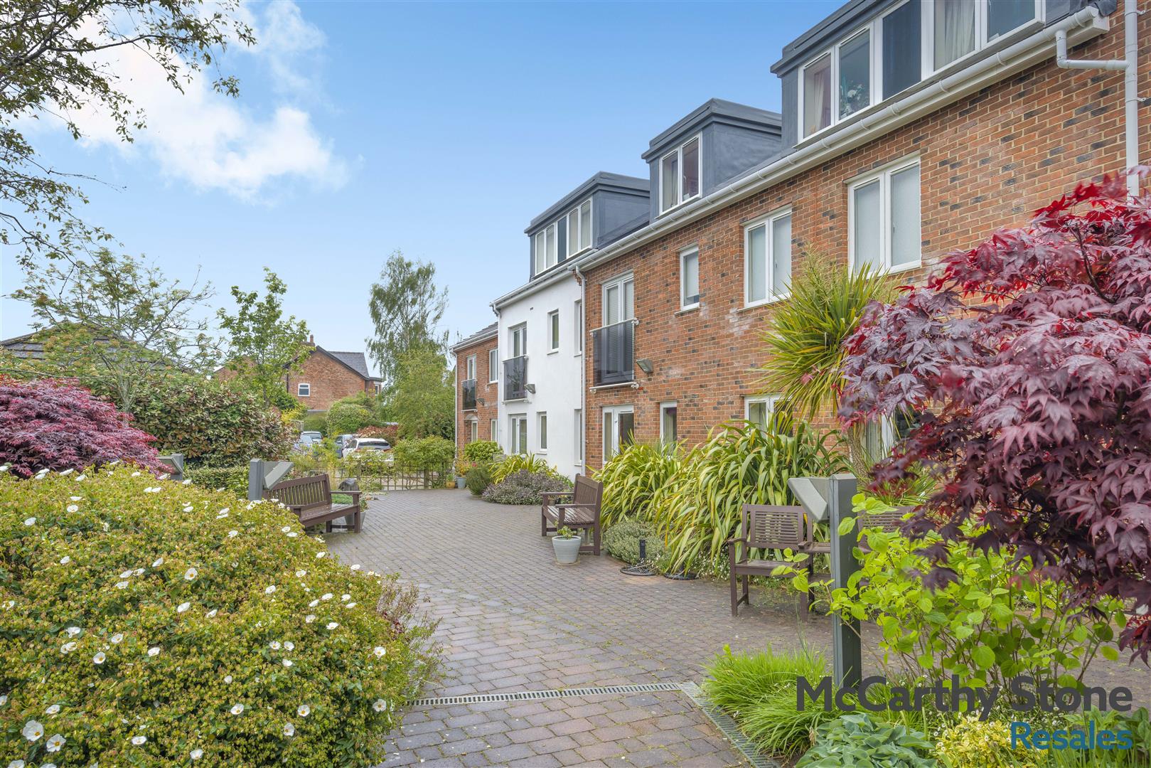 Booths Hill Close, Lymm