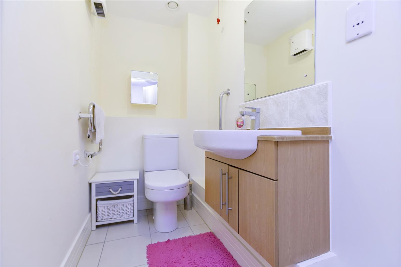 Glenhills Court, Little Glen Road, Glen Parva, Leicester, LE2 9DH
