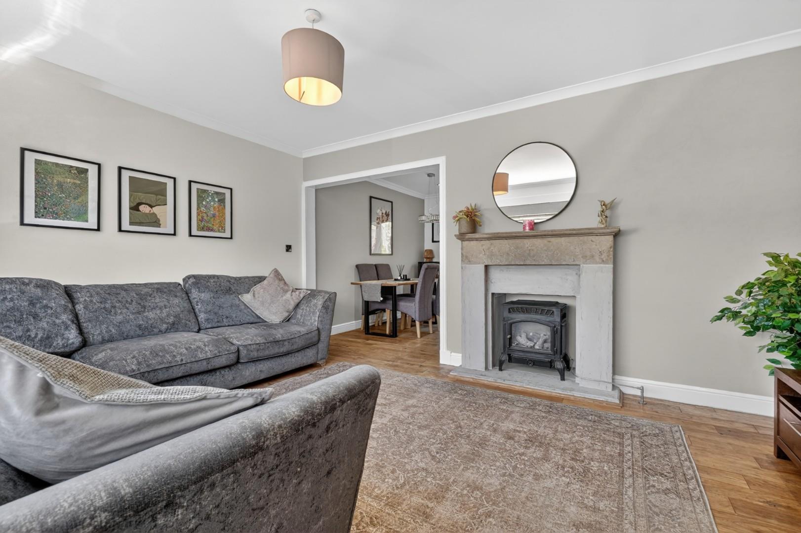 Walkerston Avenue, Largs