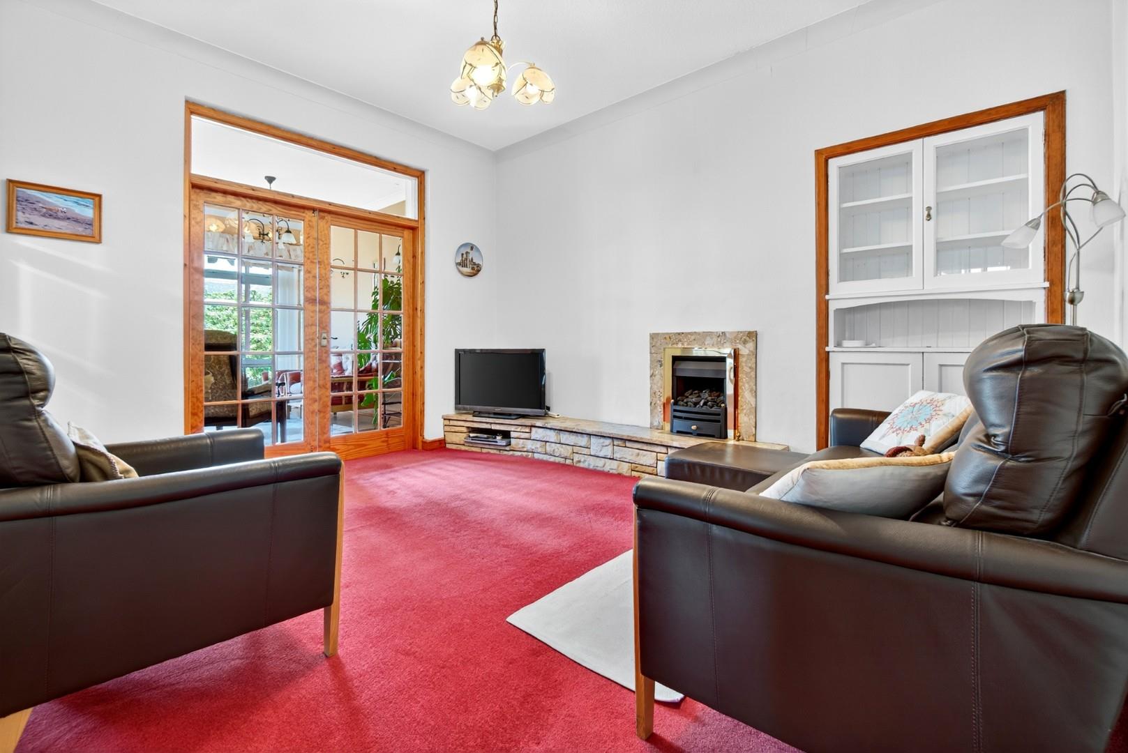 Spalding Drive, Largs