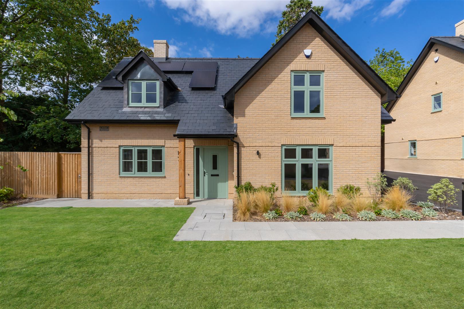 Moralee Close
