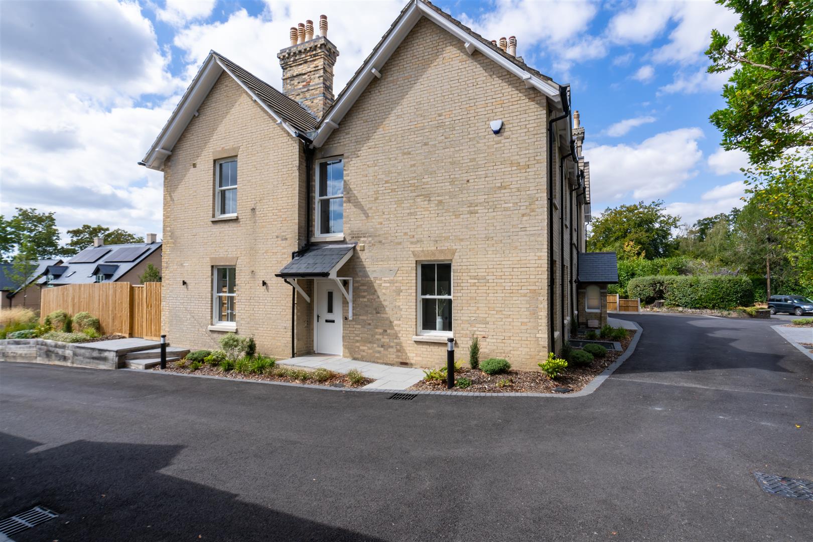 Moralee Close