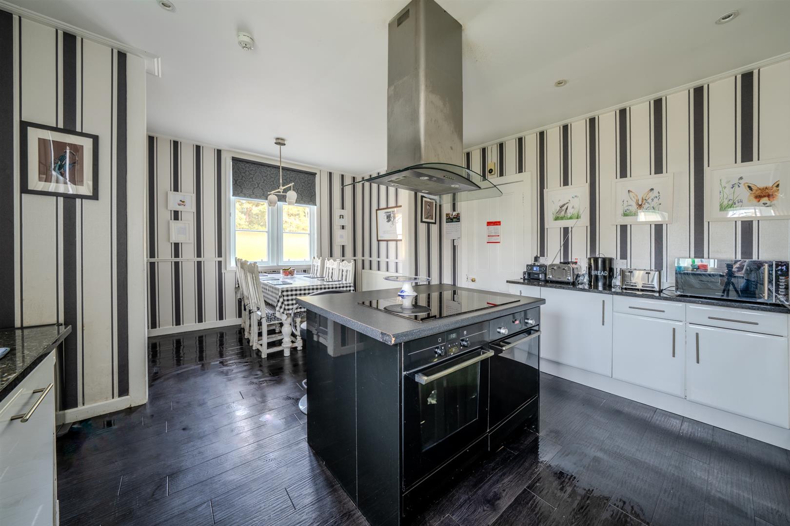 Pinewood House Gordon-17