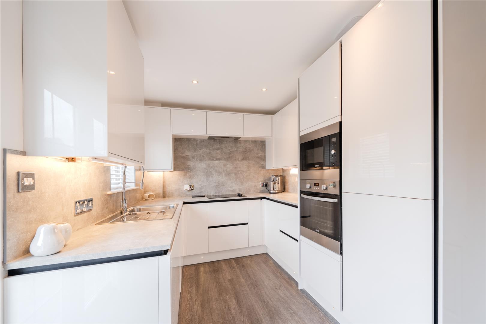 3_fairway_court_kelso-8