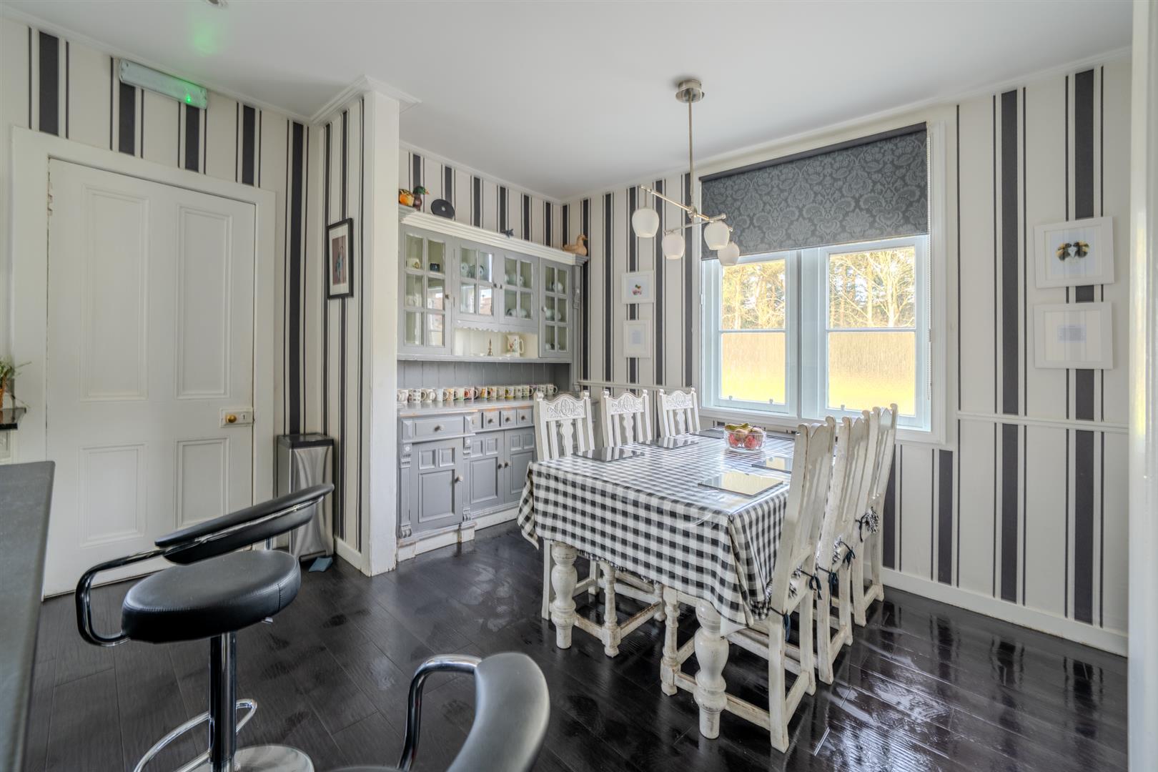 Pinewood House Gordon-16