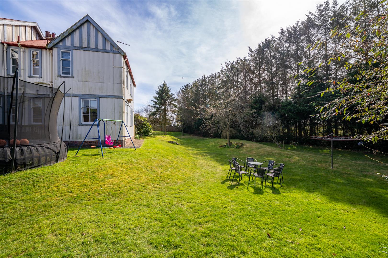 Pinewood House Gordon-58