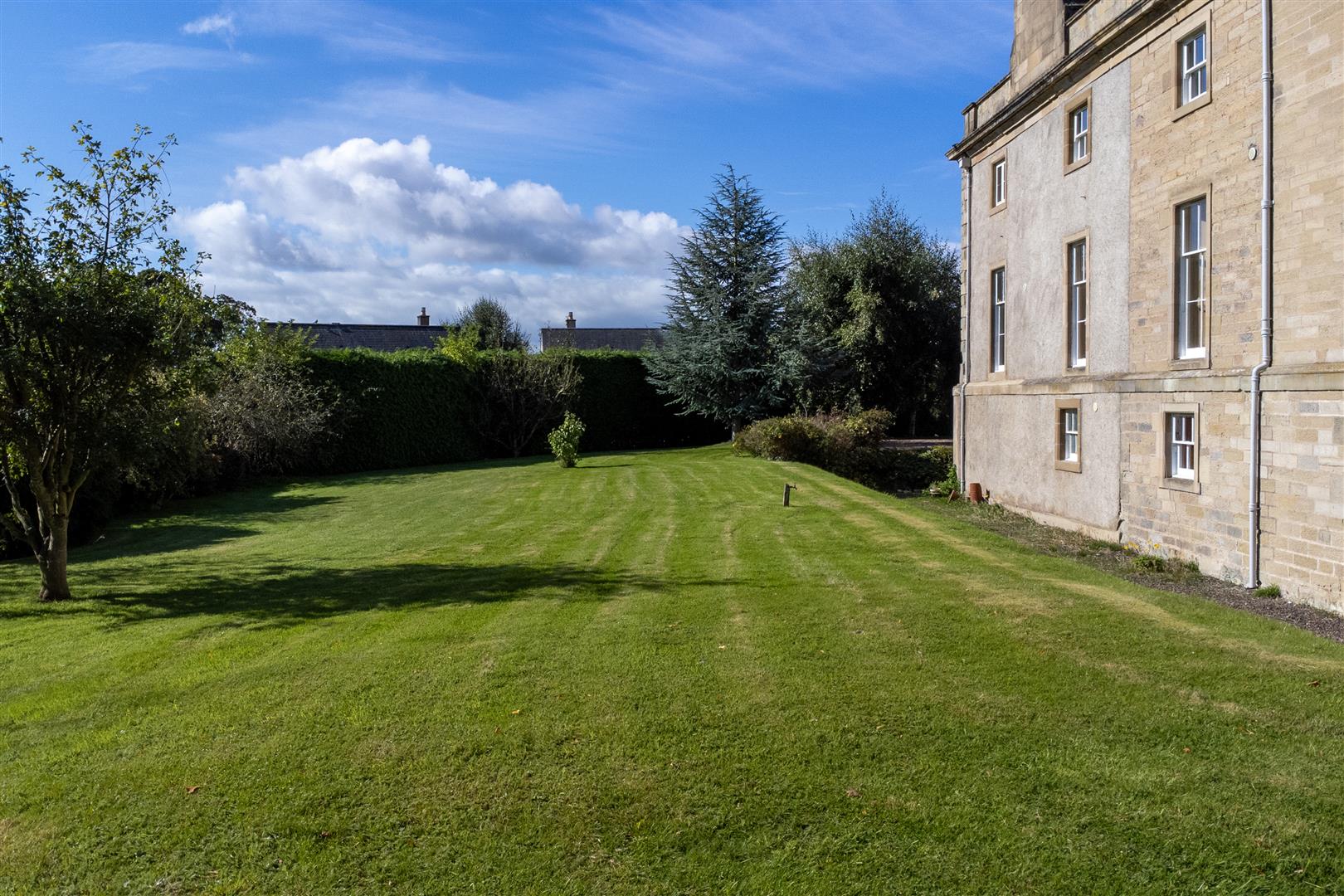 3 broomlands house-30
