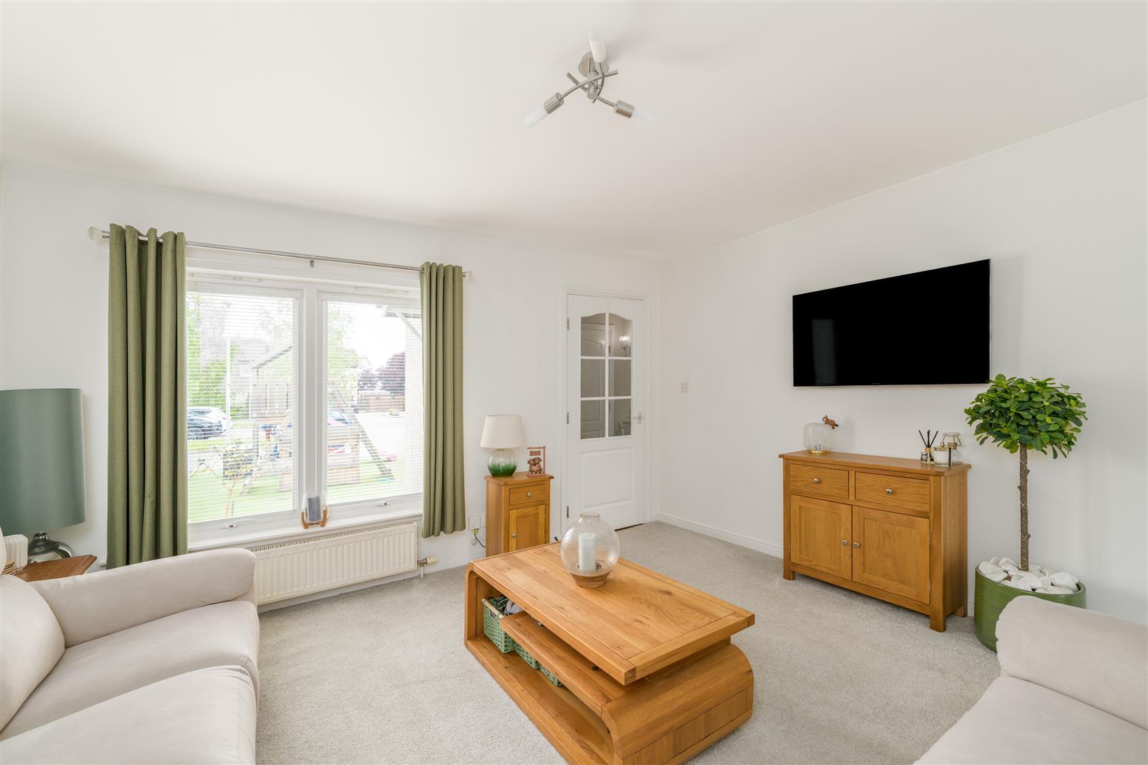 3_fairway_court_kelso-4