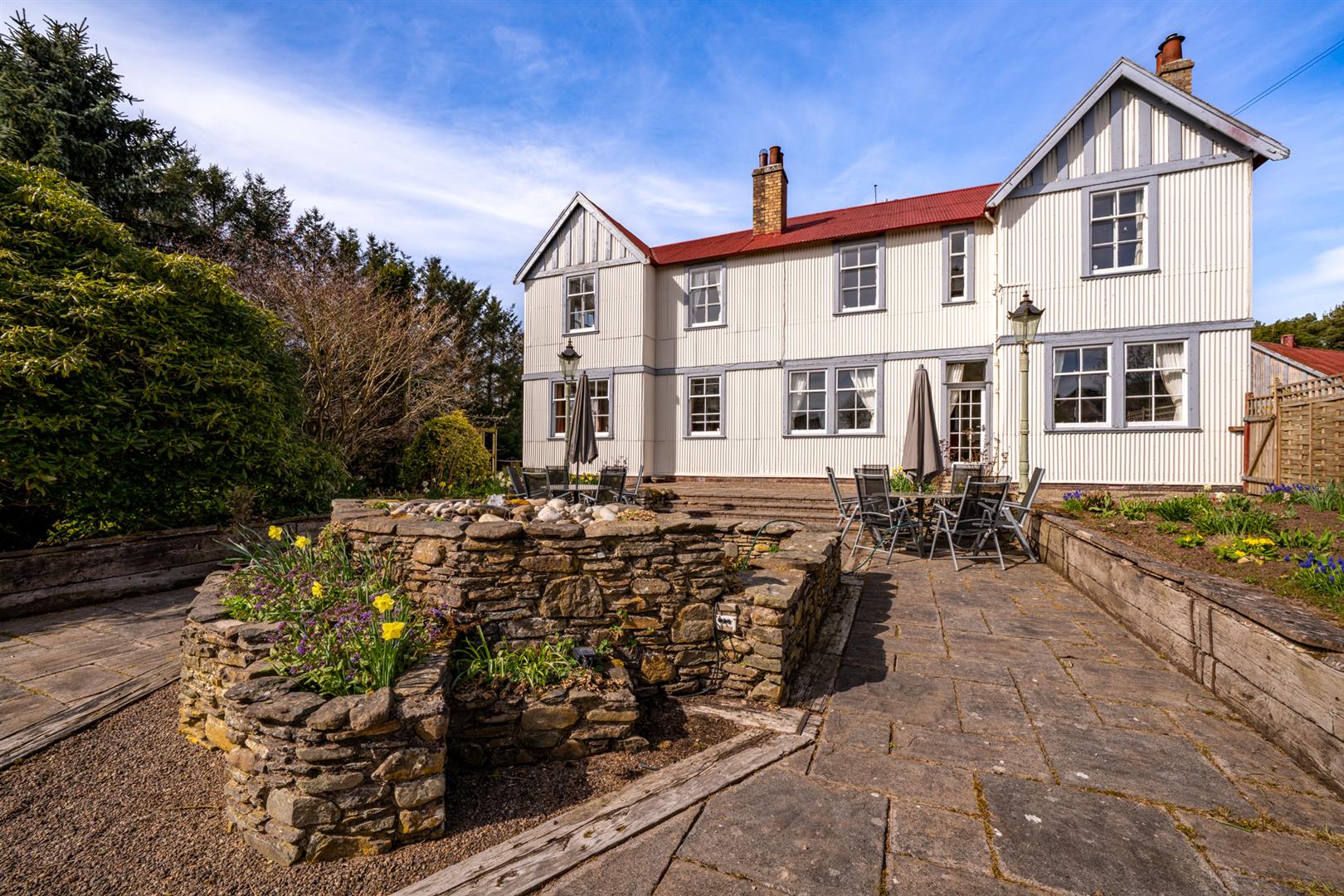 Pinewood House Gordon-44