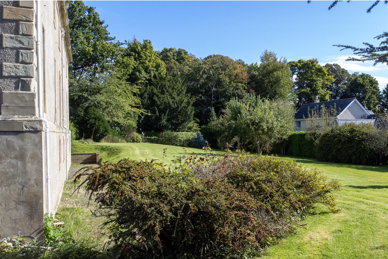 3 broomlands house-29