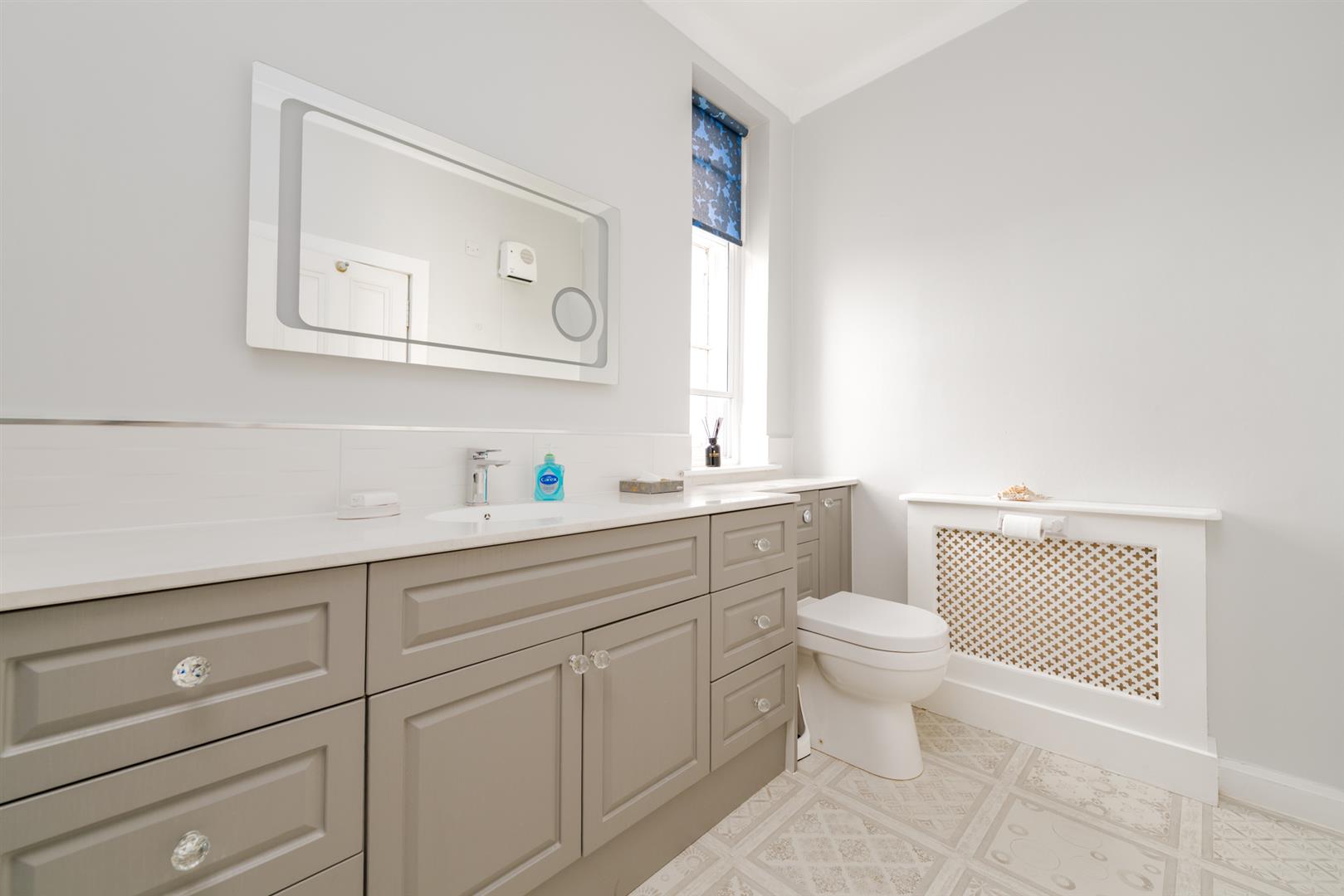 Pinewood House Gordon-36