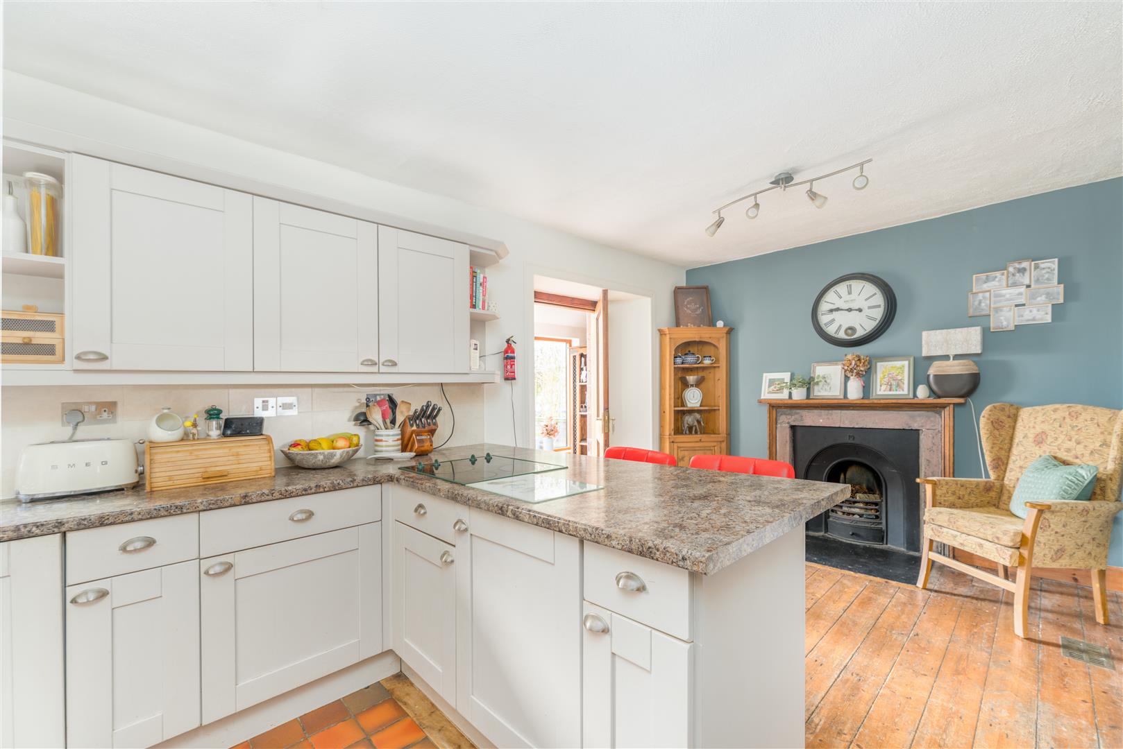 6_wester_wooden_farm_cottages-06