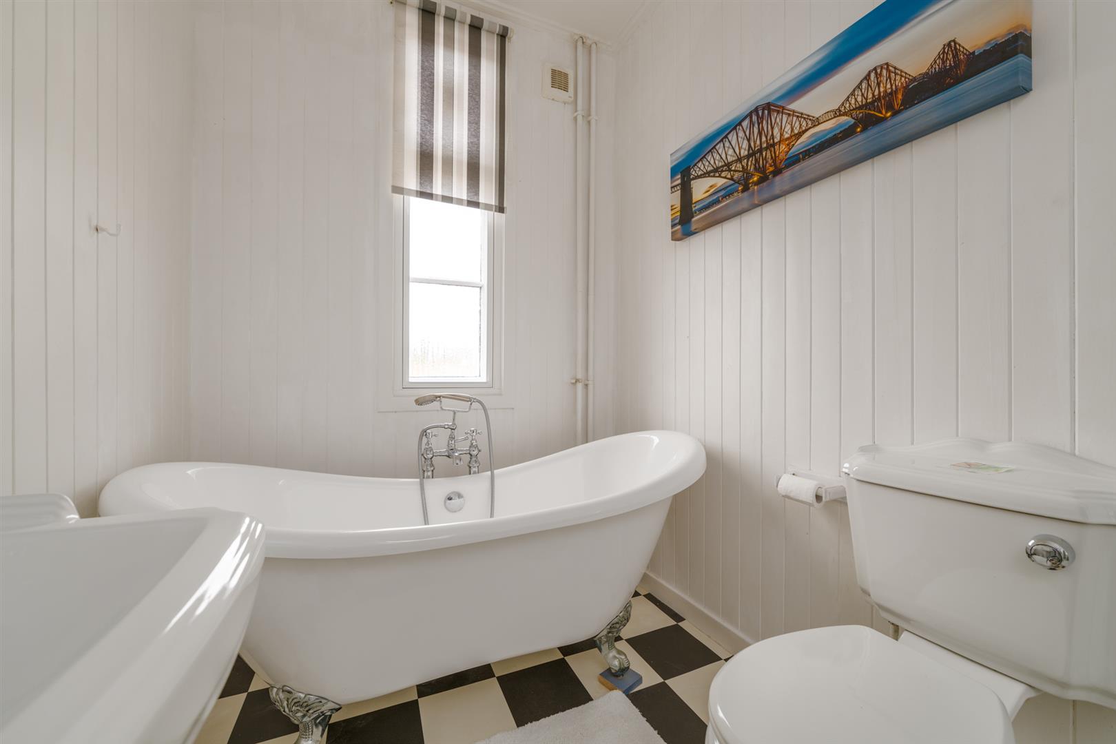 Pinewood House Gordon-38