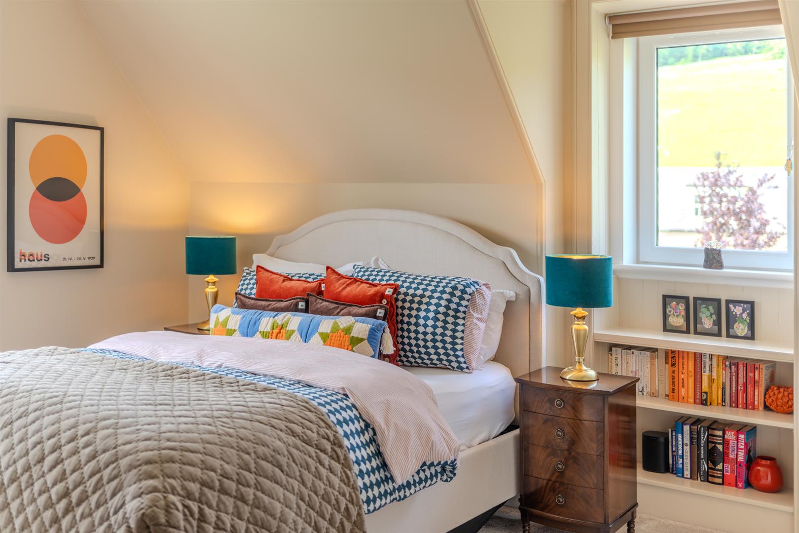 Upper_Apartment_2_Manorhill_LIFESTYLE-10