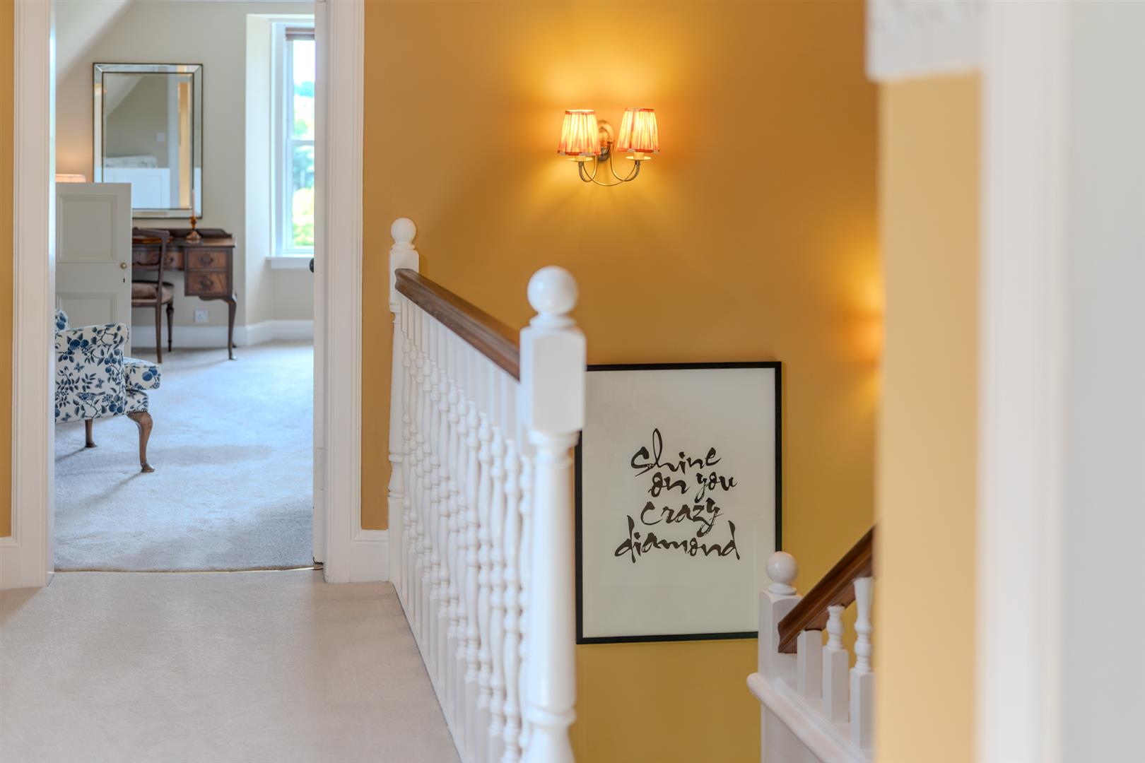 Upper_Apartment_2_Manorhill_LIFESTYLE-9
